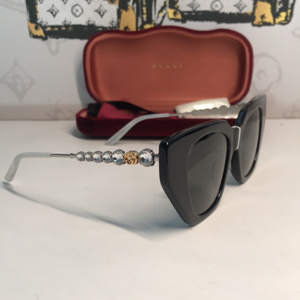 New Authentic Gucci Black Cat-Eye Sunglasses GG0641s 001